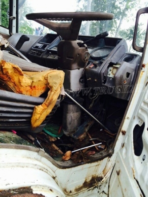 รถบรรทุกติดเครนยี่ห้ออีโน่ รุ่น FD เครนขนาด 3 ตัน สภาพแซซซีสวยมาก รถบรรทุกติดเครนยี่ห้ออีโน่ รุ่น FD เครนขนาด 3 ตัน สภาพแซซซีสวยมาก