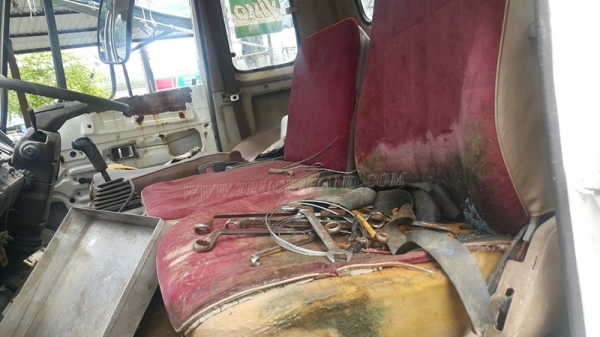 รถบรรทุกติดเครนยี่ห้ออีโน่ รุ่น FD เครนขนาด 3 ตัน สภาพแซซซีสวยมาก รถบรรทุกติดเครนยี่ห้ออีโน่ รุ่น FD เครนขนาด 3 ตัน สภาพแซซซีสวยมาก