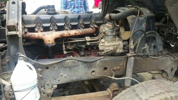 รถบรรทุกติดเครนยี่ห้ออีโน่ รุ่น FD เครนขนาด 3 ตัน สภาพแซซซีสวยมาก รถบรรทุกติดเครนยี่ห้ออีโน่ รุ่น FD เครนขนาด 3 ตัน สภาพแซซซีสวยมาก