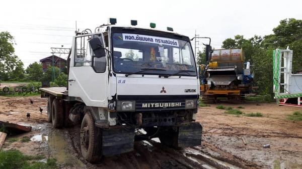 ขายเทรลเลอร์ขึ้น200ได้ TD2เพลา เครื่อง195แรง 6D16 เกียร์โลฮาย10สปีด เบรกใหญ่ เอกสารเล่มทะเบียนพร้อมโอน ราคา550,000 สนใจโทร 090-8588220คุณนะ 093-3258446คุณบิว หรือเข้าดูสินค้าอื่นๆได้ที่ www.narong2truck.com หรือ www.truck.in.th/498 หรือเพจFacebook ณรงค์ ซ