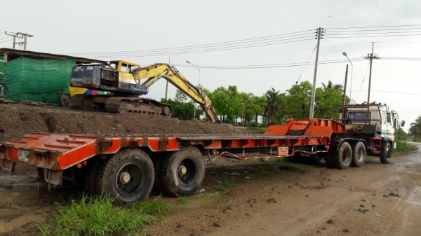 ขายหางโรเบท ต่ออู่นครปฐม 2 เพลา กว้าง 2.5 เมตร ยาว 12 เมตร ปี 57 ทะเบียนพร้อม