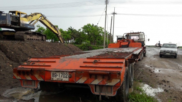 ขายหางโรเบท ต่ออู่นครปฐม 2 เพลา กว้าง 2.5 เมตร ยาว 12 เมตร ปี 57 ทะเบียนพร้อม