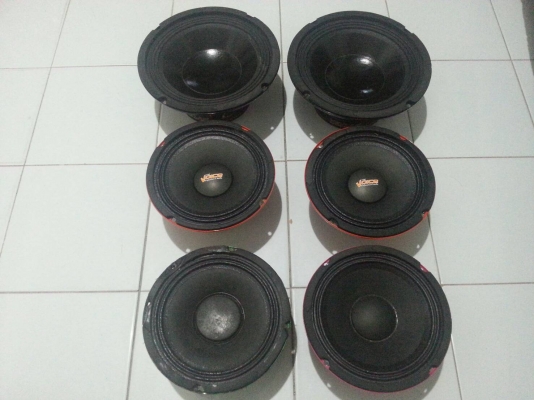 ลำโพงเสียงกลาง 8 นิ้ว 1 คู่/6 นิ้ว 1 คู่ และ 6 นิ้วไม่เหมือนกัน 1 คู่(แถม