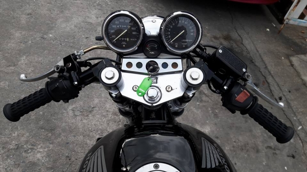 ขาย cb 400 ทะเบียนแท้โอนขนส่ง แต่งคาเฟ่ หล่อๆ