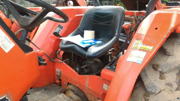 ขายรถไถ KUBOTA L4508 พร้อมดันหน้าตราช้าง ทะเบียนพร้อมโอน ราคา 180,000 DC Tractor Rayong 0818618678,0899347475 id line=0818618678 id line=0899347475 มีรถขนส่งบริการทั่วไทย https://www.facebook.com/DC-Tractor-Rayong-307154532717928/shop?ref=page_internal&am