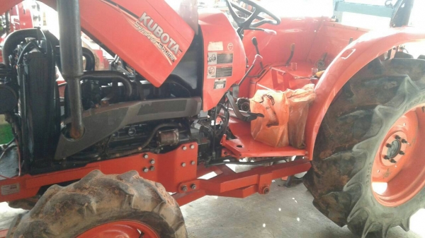 รถไถ 47 แรงอุปกร 2 ชิ้น พร้อมลุยงาน ราคาเบา ฯ 360000 ทะเบียนพร้อม