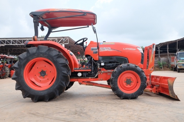 ขายรถไถรุ่น L4708sp ดาวน์ 10,000 บาท พร้อมใบมีด ผานพรวน มีเอกสารพร้อมโอน รถสวยพร้อมใช้งาน