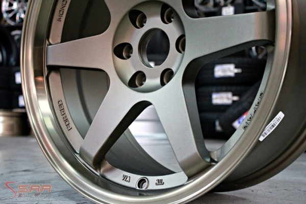 TE37 18X8.5 ET20 6H114.3 สำหรับใส่ NAVARA