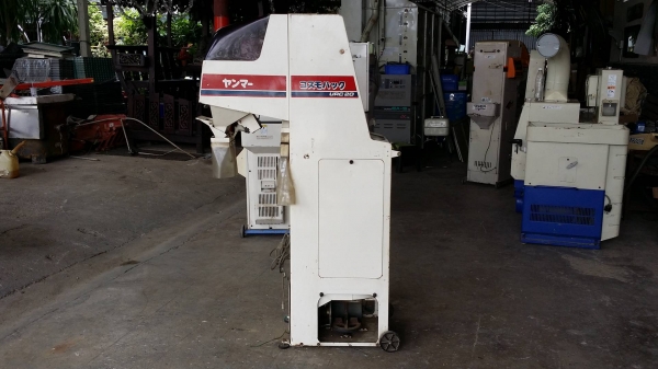 เครื่องชั่งพร้อมคัดแยกเมล็ด YANMAR  รุ่น URC20 เก่าญี่ปุ่น สภาพสวย