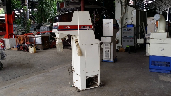 เครื่องชั่งพร้อมคัดแยกเมล็ด YANMAR  รุ่น URC20 เก่าญี่ปุ่น สภาพสวย