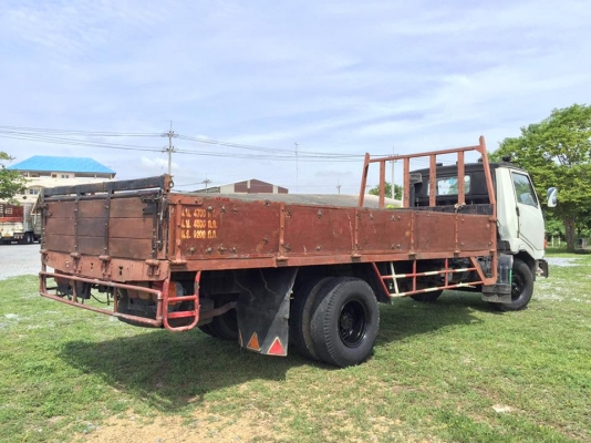 ขาย HINO KM 779  เครื่อง 117 แรง ยาว 5.50 ปี 1991 - 2534 รถห้าง มีช่องติดเครนแล้ว ซื้อไปติดตั้งเครนได้เลย ช่วงล่าง F เครื่องดี เครื่องกำลังดีเยี่ยม ขับดี พวงมาลัยเพาเวอร์ กะบะไม้ พื้นเป็นเหล็ก คัดซีสวย ภายในสวย สะอาด ยางใช้ยาวๆเลยครับ
