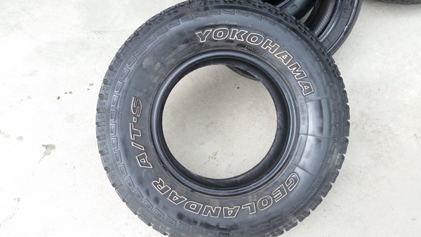 ขายยาง265/70/16 ปี 2012 YOKOHAMA AT-S 4 เส้น