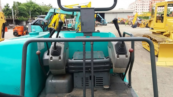 รถขุดKOMATSU รุ่น PC 40-7 พร้อมหัวกระแทรก