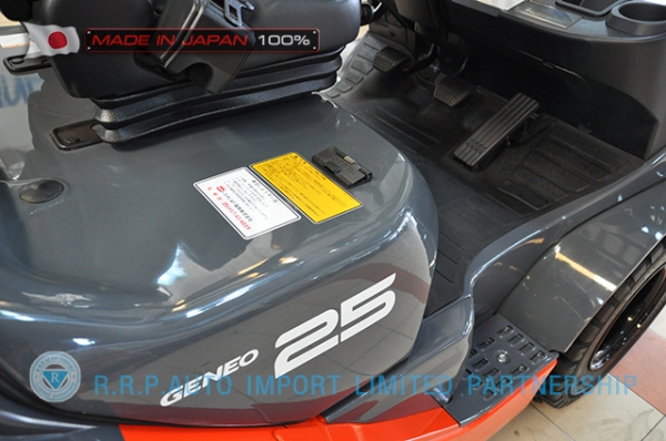 ขายรถโฟล์คลิฟท์มือสอง TOYOTA รุ่น 8FD25-34251 ราคา 520,000 บาท นำเข้าจากประเทศญี่ปุ่น 100\% ไม่เคยใช้งานในไทย