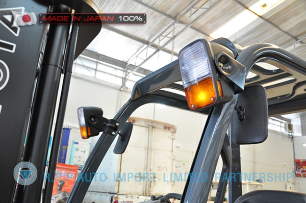 ขายรถโฟล์คลิฟท์มือสอง TOYOTA รุ่น 8FD25-34251 ราคา 520,000 บาท นำเข้าจากประเทศญี่ปุ่น 100\% ไม่เคยใช้งานในไทย