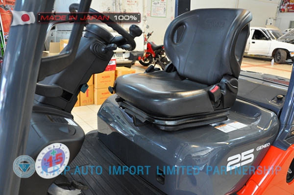 ขายรถโฟล์คลิฟท์มือสอง TOYOTA รุ่น 8FD25-34251 ราคา 520,000 บาท นำเข้าจากประเทศญี่ปุ่น 100\% ไม่เคยใช้งานในไทย