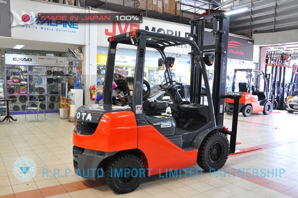 ขายรถโฟล์คลิฟท์มือสอง TOYOTA รุ่น 8FD25-34251 ราคา 520,000 บาท นำเข้าจากประเทศญี่ปุ่น 100\% ไม่เคยใช้งานในไทย