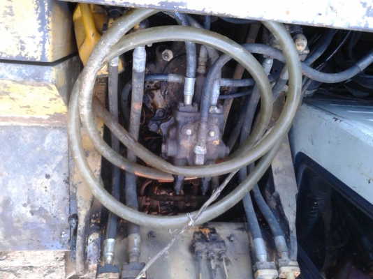 ขายรถแบคโฮ KOMATSU PC200-5 ระบบไฟเต็ม คอลโทรลสั้น ราคา 640000