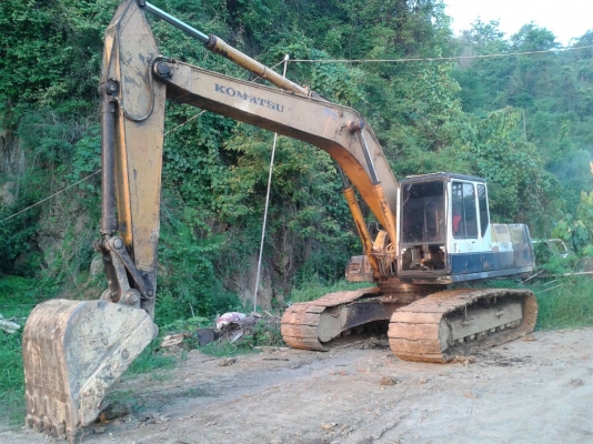 ขายรถแบคโฮ KOMATSU PC200-5 ระบบไฟเต็ม คอลโทรลสั้น ราคา 640000