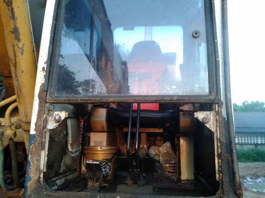 ขายรถแบคโฮ KOMATSU PC200-5 ระบบไฟเต็ม คอลโทรลสั้น ราคา 640000