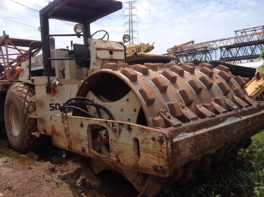 ขายรถบด อิงเกอร์โซแลนด์ 2 คัน เปลือกหนามกับเปลือกเรียบ 2 เพลา เอกสารเล่มทะเบียน ราคา 1100000