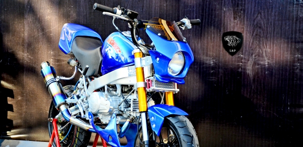 อะไหล่ แต่งรถเพียบ มีโช็คหน้า-หลัง ล้อ เครื่อง ถังน้ำมัน เบาะ และอะไหล่อื่นๆที่แต่งรถทั้งหมด ลดราคา 20-30\%