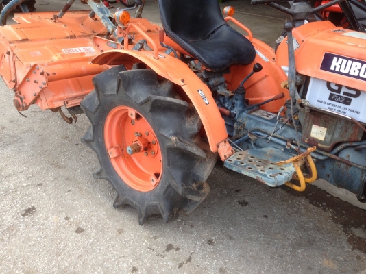 ขายรถไถคูโบต้า B7001E พร้อมโรตารี่เก่านอก พร้อมใช้งาน