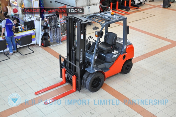 ขายรถโฟล์คลิฟท์มือสอง TOYOTA รุ่น 8FD25-31365 ราคา 495,000 บาท นำเข้าจากประเทศญี่ปุ่น 100\% ไม่เคยใช้งานในไทย