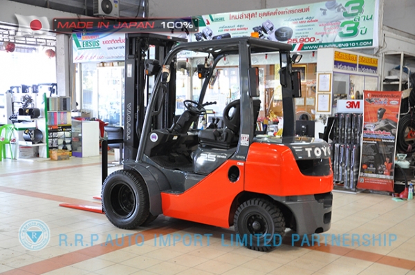 ขายรถโฟล์คลิฟท์มือสอง TOYOTA รุ่น 8FD25-31365 ราคา 495,000 บาท นำเข้าจากประเทศญี่ปุ่น 100\% ไม่เคยใช้งานในไทย