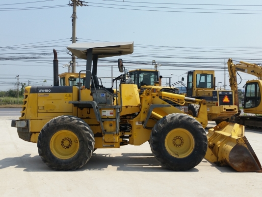 ขายรถตักล้อยาง WA100-3 ยี่ห้อ KOMATSU นำเข้าจากญี่ปุ่นแท้ 100\% สภาพสวย ไม่เคยใช้งานในไทย