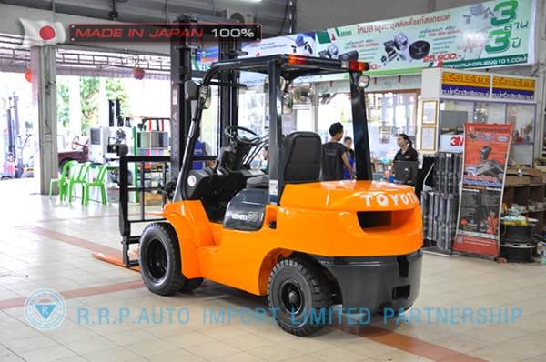 ขายรถโฟล์คลิฟท์มือสอง TOYOTA รุ่น7FD30-18803 ราคา  495,000 บาท นำเข้าจากประเทศญี่ปุ่น 100\% ไม่เคยใช้งานในไทย