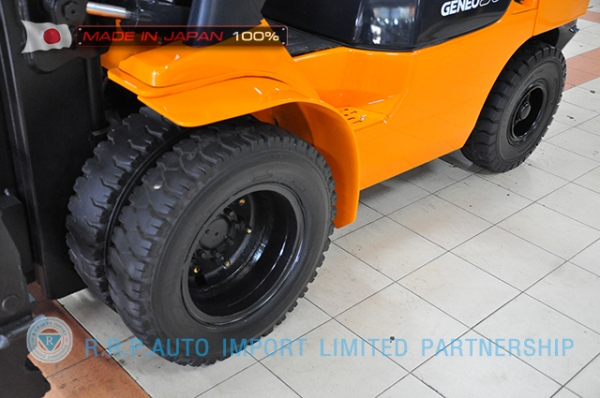 ขายรถโฟล์คลิฟท์มือสอง TOYOTA รุ่น7FD30-18803 ราคา  495,000 บาท นำเข้าจากประเทศญี่ปุ่น 100\% ไม่เคยใช้งานในไทย