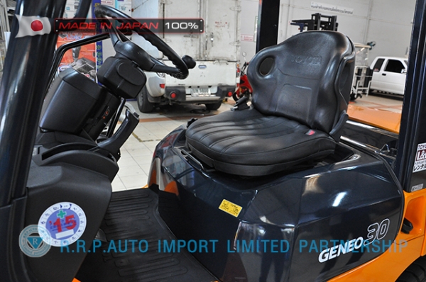 ขายรถโฟล์คลิฟท์มือสอง TOYOTA รุ่น7FD30-18803 ราคา  495,000 บาท นำเข้าจากประเทศญี่ปุ่น 100\% ไม่เคยใช้งานในไทย