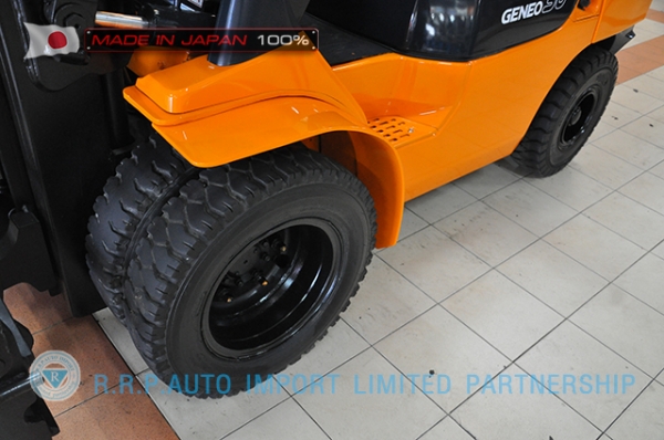 ขายรถโฟล์คลิฟท์มือสอง TOYOTA รุ่น7FD30-18803 ราคา  495,000 บาท นำเข้าจากประเทศญี่ปุ่น 100\% ไม่เคยใช้งานในไทย