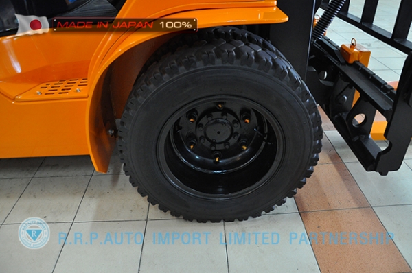 ขายรถโฟล์คลิฟท์มือสอง TOYOTA รุ่น7FD30-18803 ราคา  495,000 บาท นำเข้าจากประเทศญี่ปุ่น 100\% ไม่เคยใช้งานในไทย