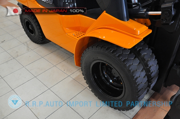 ขายรถโฟล์คลิฟท์มือสอง TOYOTA รุ่น7FD30-18803 ราคา  495,000 บาท นำเข้าจากประเทศญี่ปุ่น 100\% ไม่เคยใช้งานในไทย