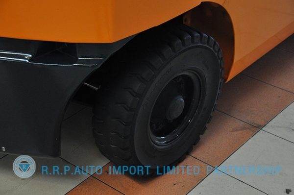 ขายรถโฟล์คลิฟท์มือสอง TOYOTA รุ่น7FD25-19872 ราคา 455,000 บาท นำเข้าจากประเทศญี่ปุ่น 100\% ไม่เคยใช้งานในไทย