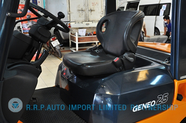 ขายรถโฟล์คลิฟท์มือสอง TOYOTA รุ่น7FD25-19872 ราคา 455,000 บาท นำเข้าจากประเทศญี่ปุ่น 100\% ไม่เคยใช้งานในไทย