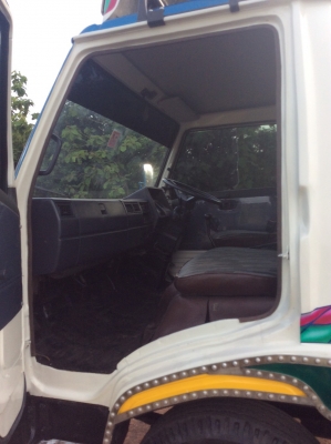 HINO ยาว 5.5 ม.   ครัทซีสวย รถใช้งานอยู่ แจ้งยกเลิกการใช้งานแล้ว  ขาย 280,000 บาท( ศุภากร 081-1903107, 081-4252943)