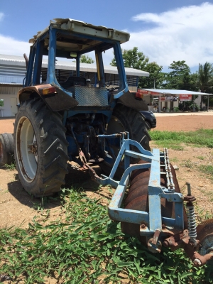 FORD 6610 เสื้อลาย มีตุ้. แต่กระจกไม่มี สภาพสวยมากๆพร้อมใช้สุดๆๆ