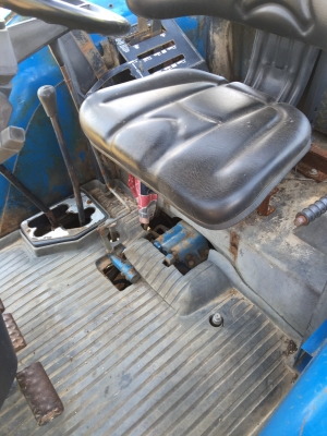 FORD 6610 เสื้อลาย มีตุ้. แต่กระจกไม่มี สภาพสวยมากๆพร้อมใช้สุดๆๆ