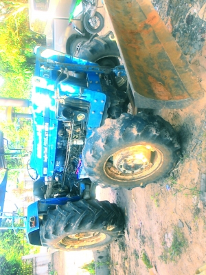 รถไถฟอร์ดเครื่องสองเพลา 6610 มือเดียวออกห้างสภาพสวยพร้อมใช้งาน ใบดันหน้า ผาน 7