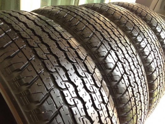 ยาง Bridgestone 255 65 17 ปี13 ดอกเต็ม ไม่มีปะ ราคาไม่แพง