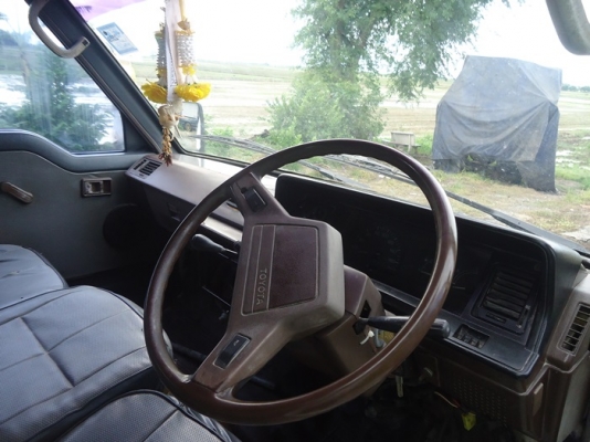 รถตู้  Toyota  hiace  เครื่องดีเซล   ขับดี ประหยัด   เครื่องยนต์ ดี   อัตราเร่งดี  ประหยัดครับ  ช่วงล่างดี  สนใจติดต่อ  089 5389447  และ 084 9028075 หรือ Line ID   0849028075    ราคา  59000  ต่อรองได้คับ