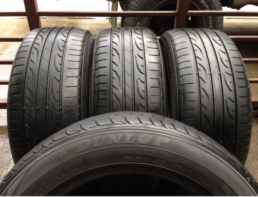 ยาง Dunlop 235 55 18 ปลายปี13 ราคาไม่แพง ยาง Dunlop 235 55 18 ปลายปี13 ราคาไม่แพง