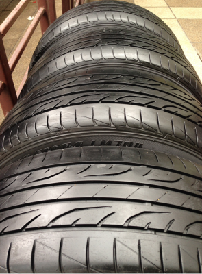 ยาง Dunlop 235 55 18 ปลายปี13 ราคาไม่แพง ยาง Dunlop 235 55 18 ปลายปี13 ราคาไม่แพง