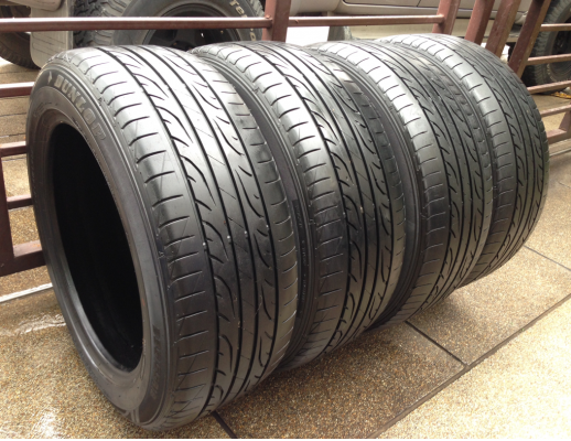 ยาง Dunlop 235 55 18 ปลายปี13 ราคาไม่แพง