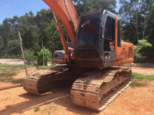 ขายรถแบคโฮ HITACHI ZX200-1 เครื่อง 6BG1 พร้อมใช้งาน สนใจโทร 081-970-1072
