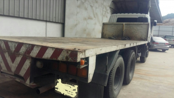 ขายด่วนครับ รถมิตชู 10 ล้อพื้นเรียบ 1 เพลา ปี49 เครื่อง 6D16 โบ อินเตอร์ 225 แรง 6 เกียร ธรรมดา