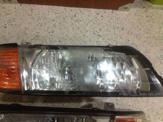 ไฟหน้า NISSAN A32 เก่าญี่ปุ่นสภาพตามรูปครับคู่ละ